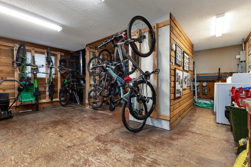 18-6 Slopehaus-common bike storage